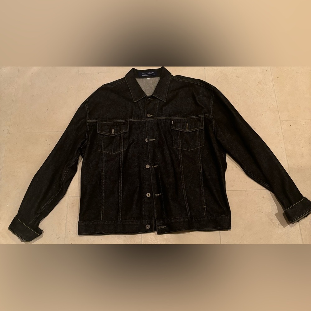 Vintage Guess Jean Jacket ——Fits Like an XL